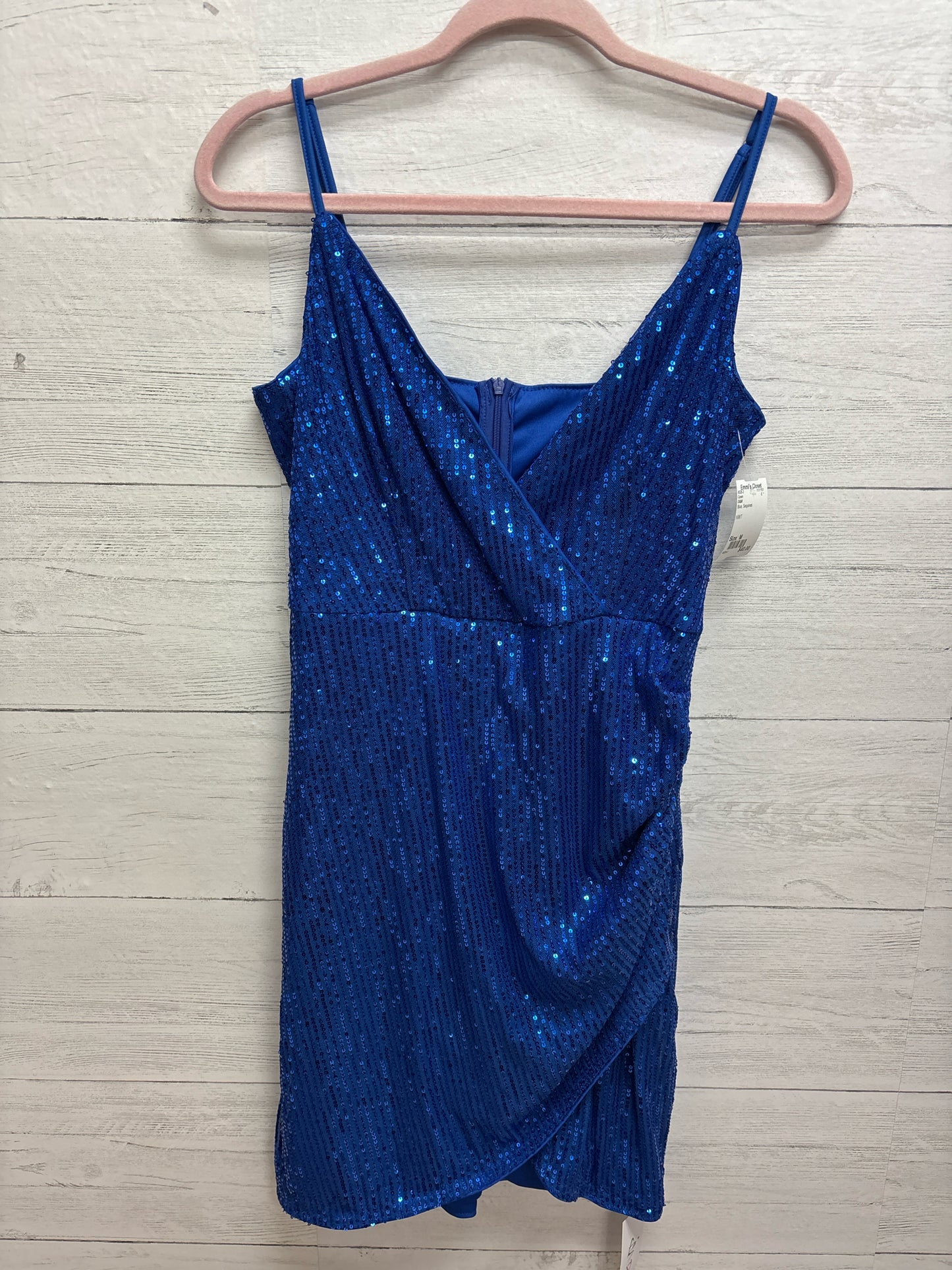 Size M D&M Blue Gown