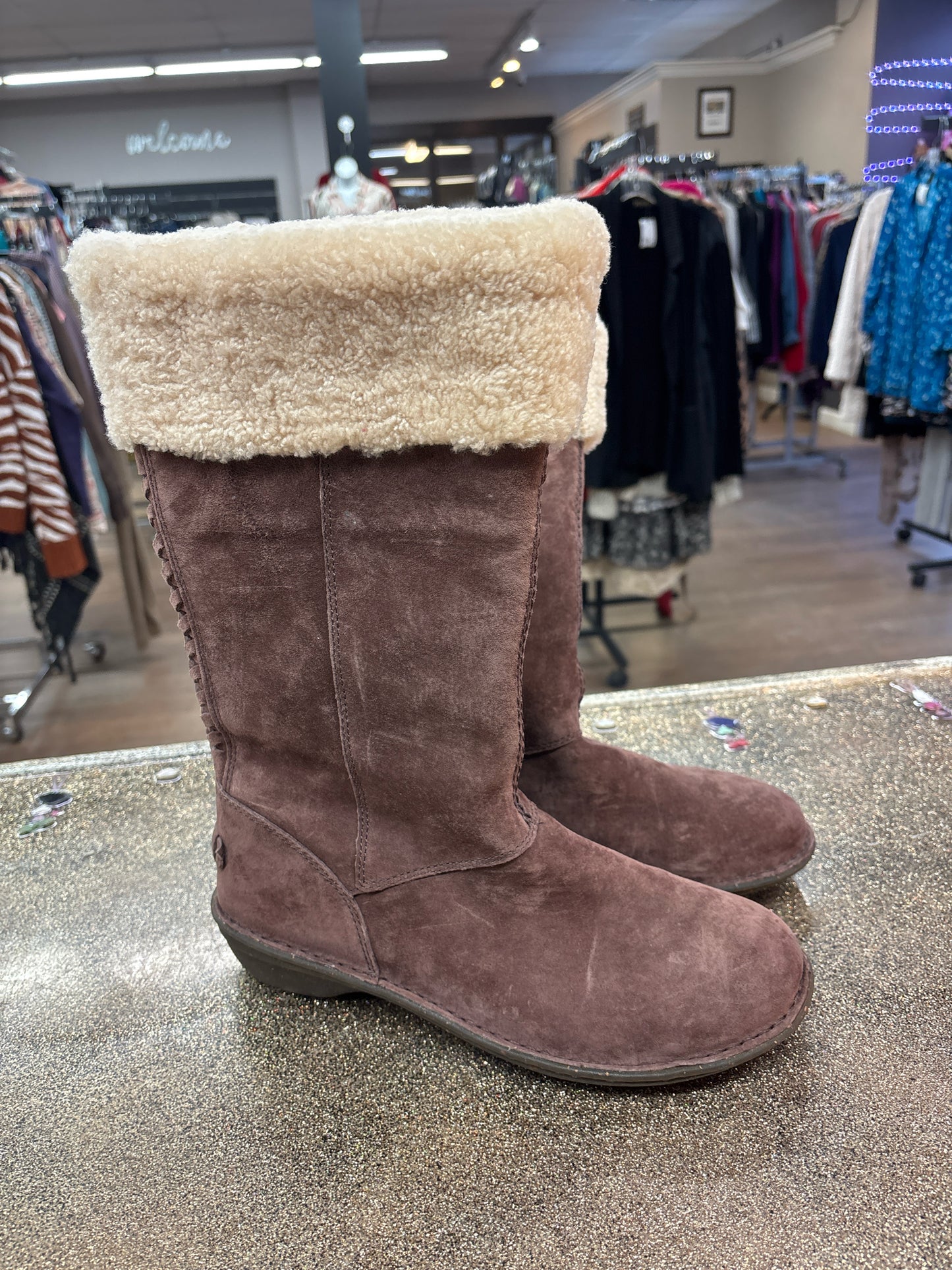 9 UGG Brown Womens Boots