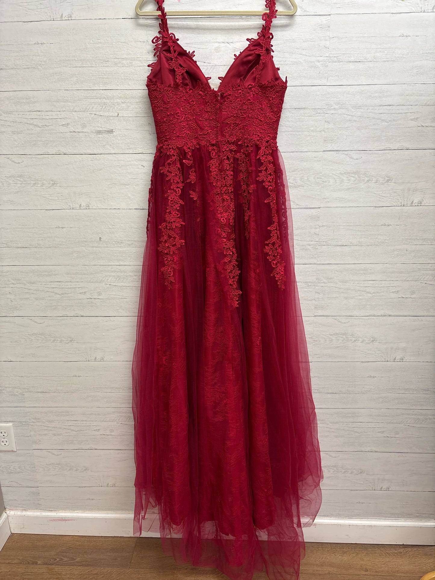 Size 6 HEBEOS Red Gown