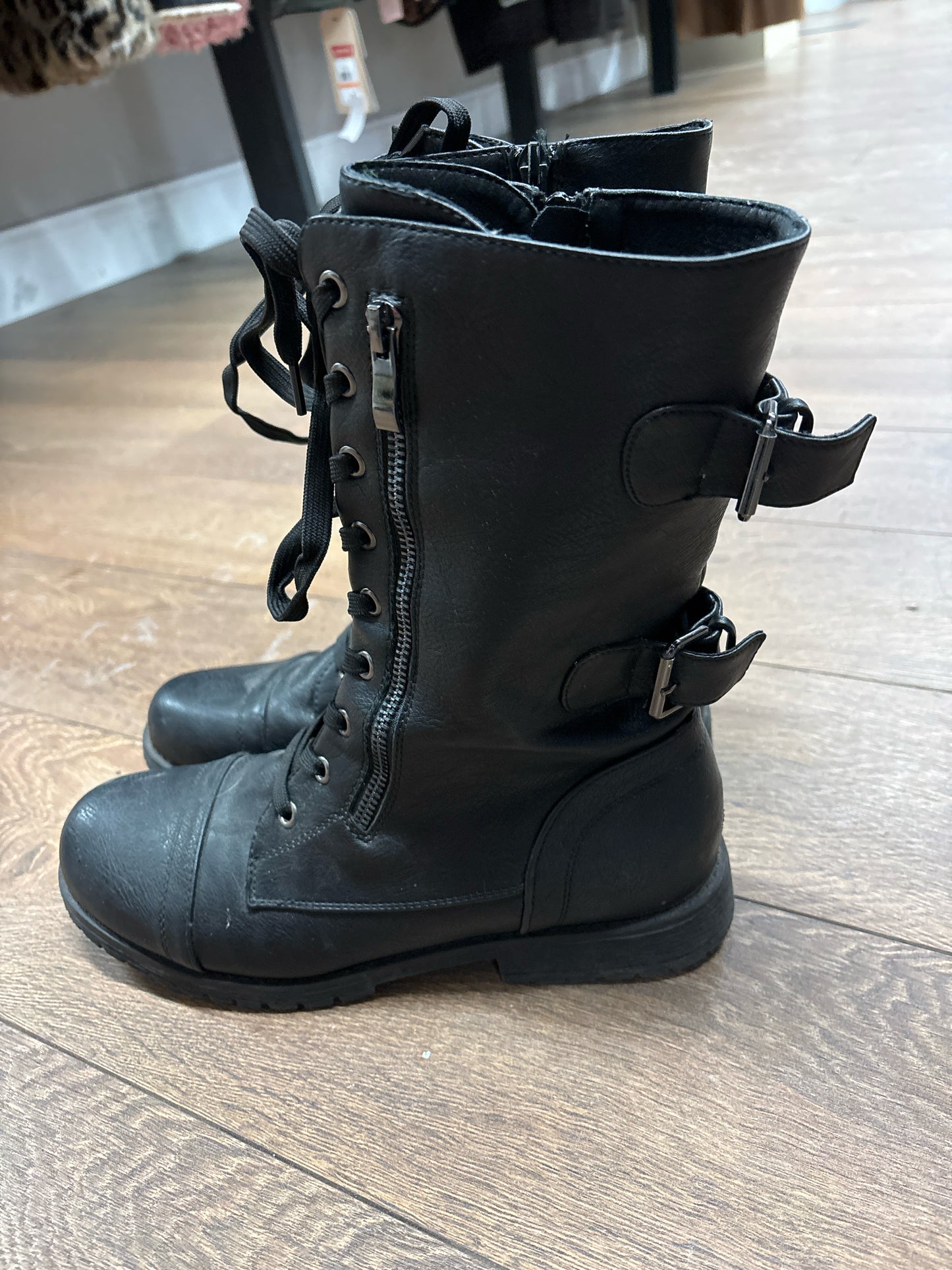 9 Dream Paris Black Boots