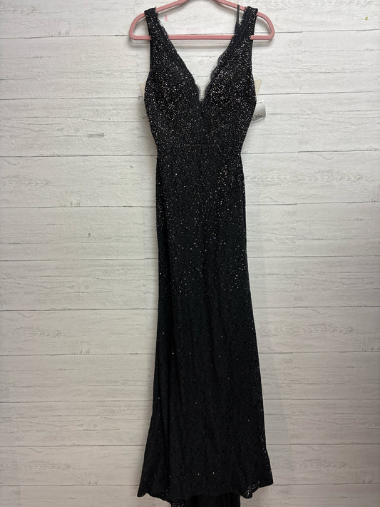 Size 8 N/A Black Gown