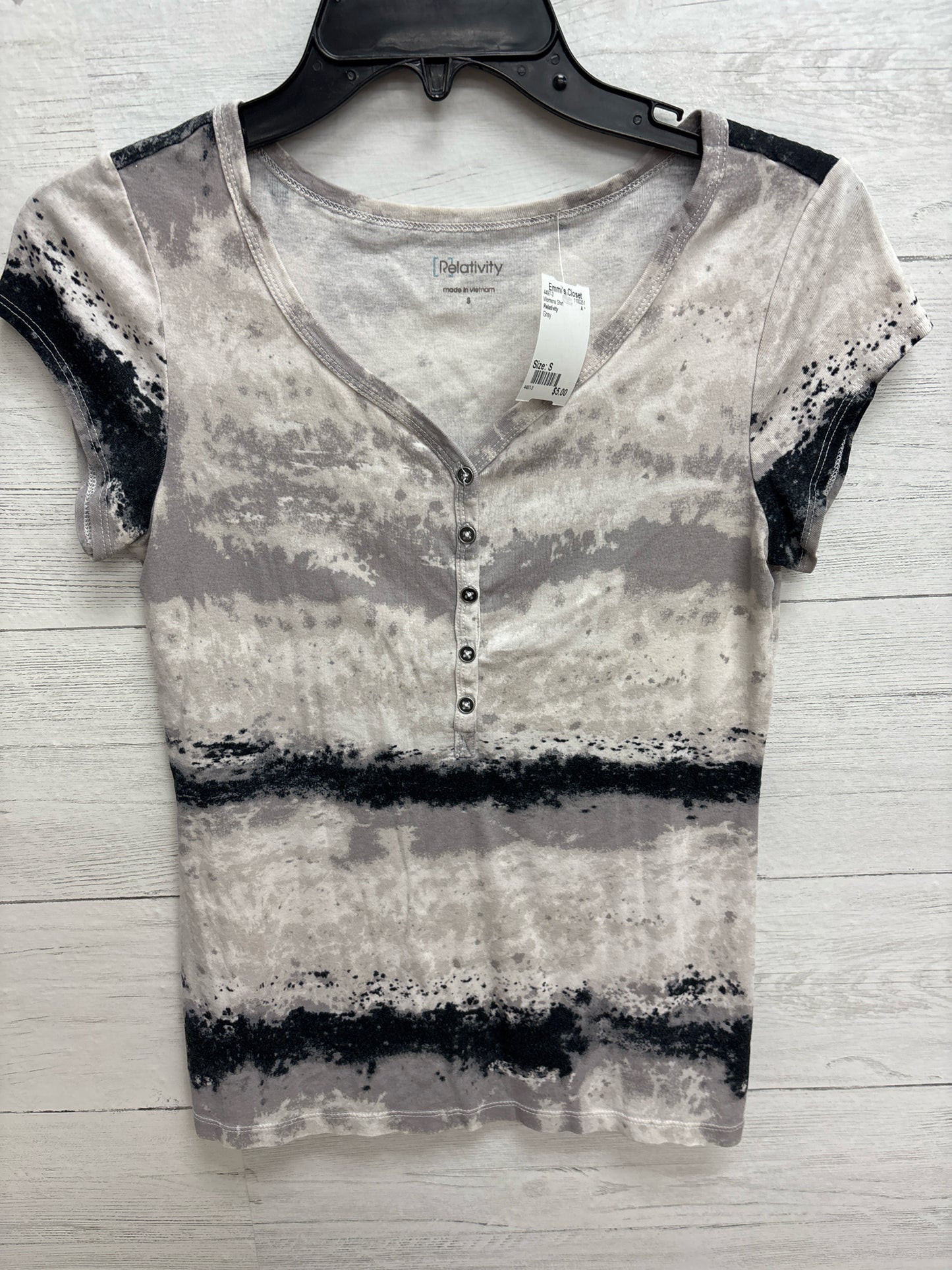 Size S Relativity Grey Womens Shirt