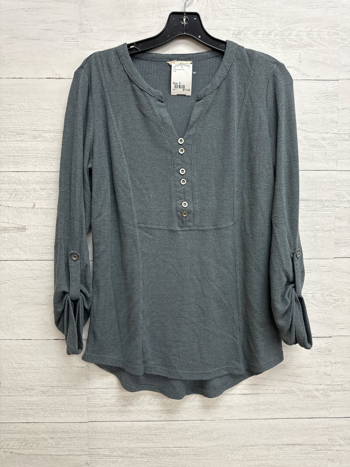 Size S June & Delancey Gray Shirt