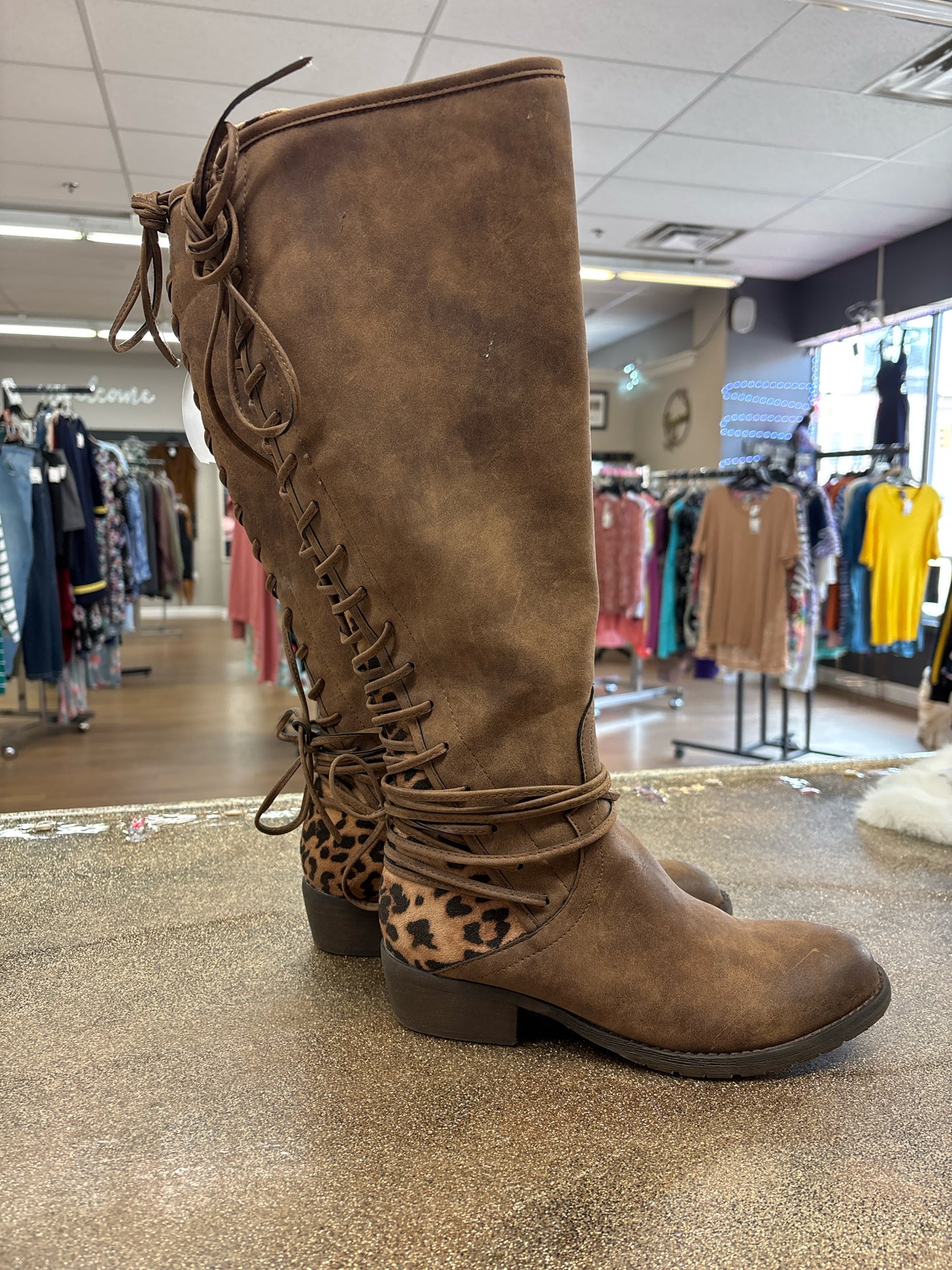 8.5 Very Volltile Tan Boots