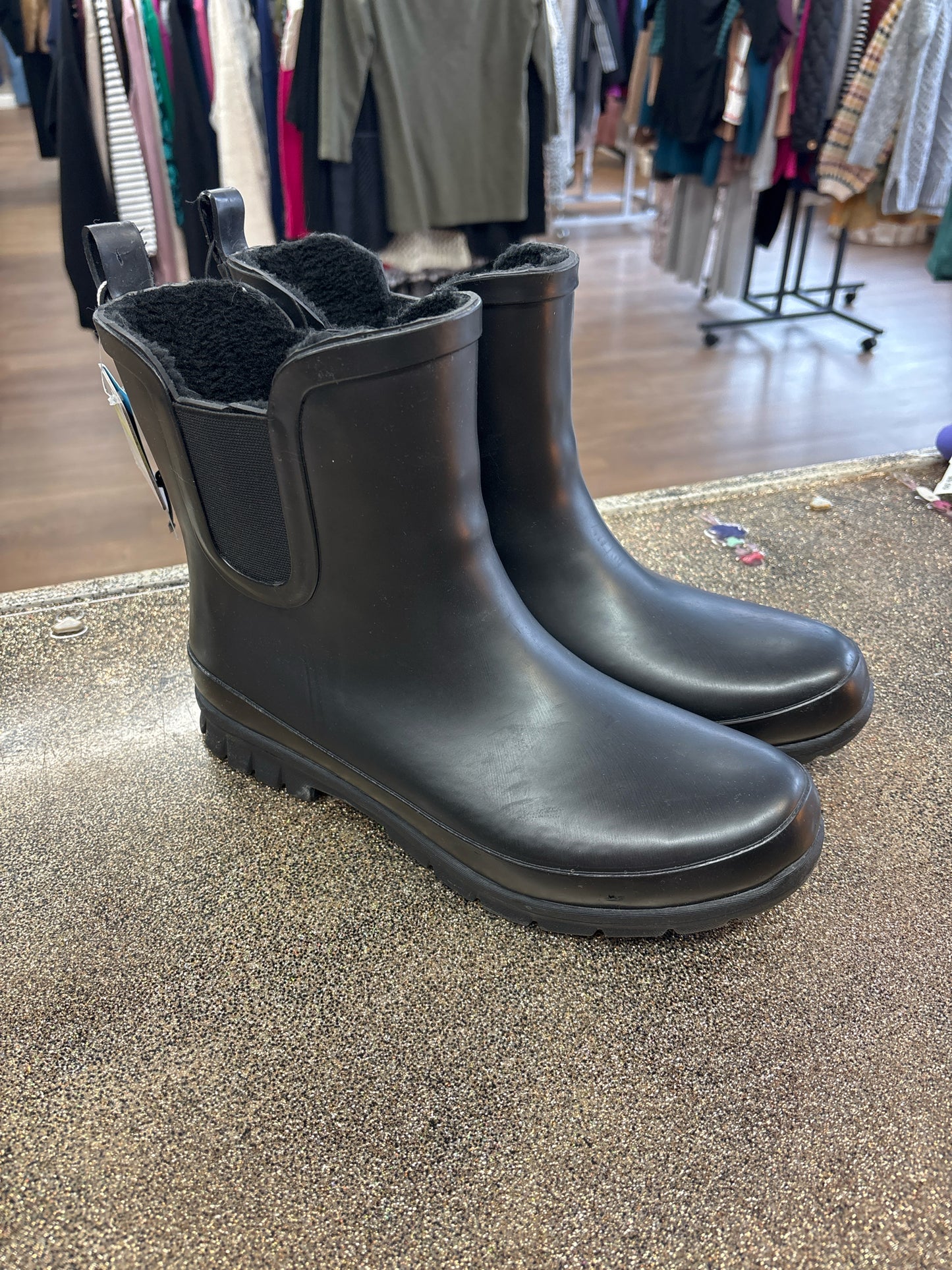 9 Eddie Bauer Black Womens Shoe