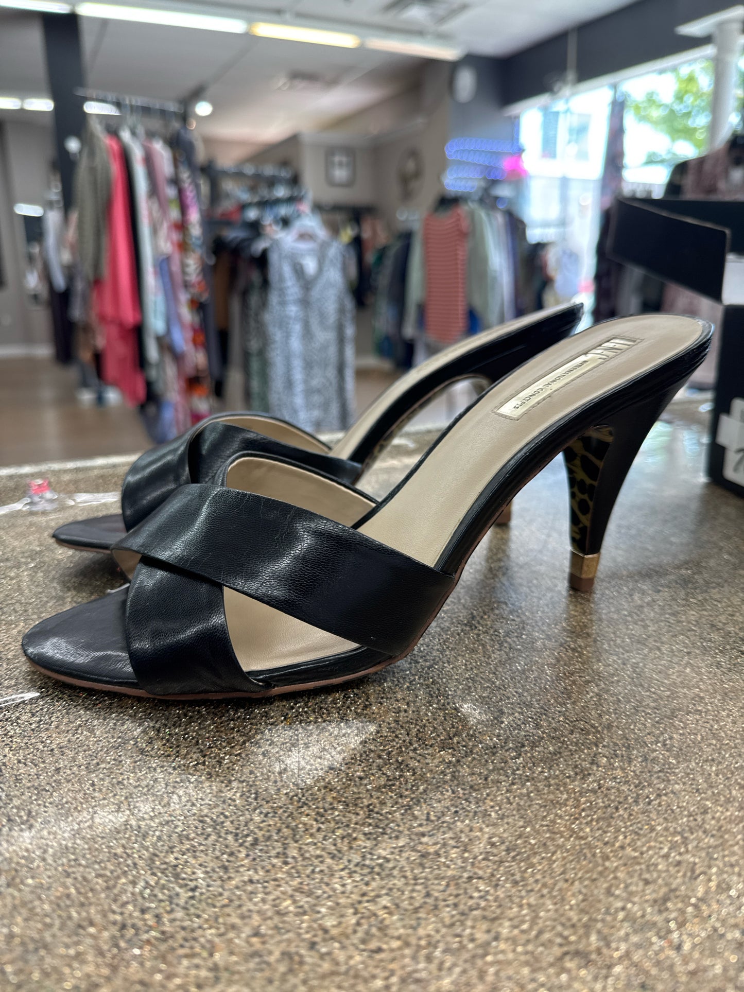 9.5 INC Black Shoe