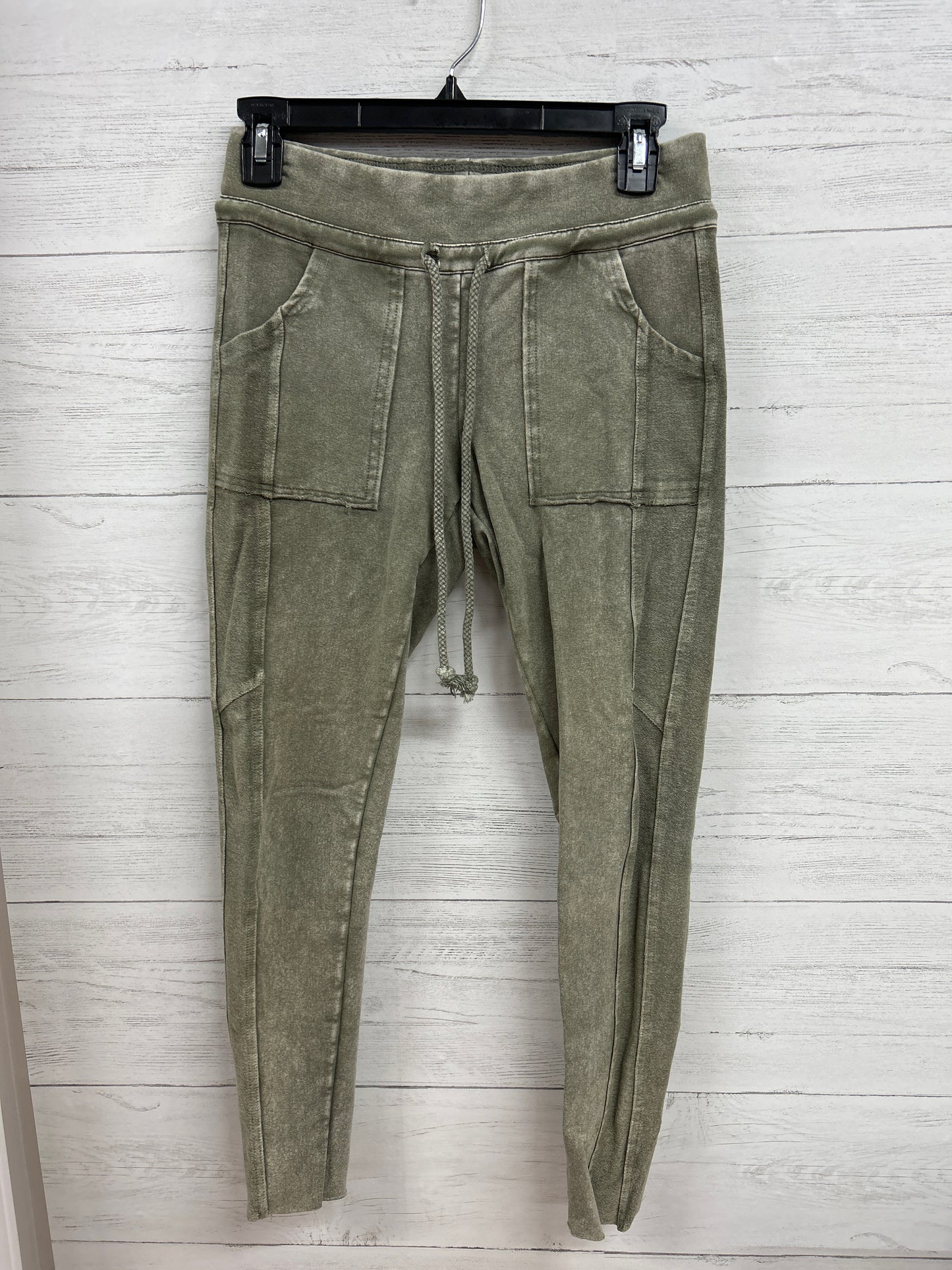 Size S Easel Green Pants