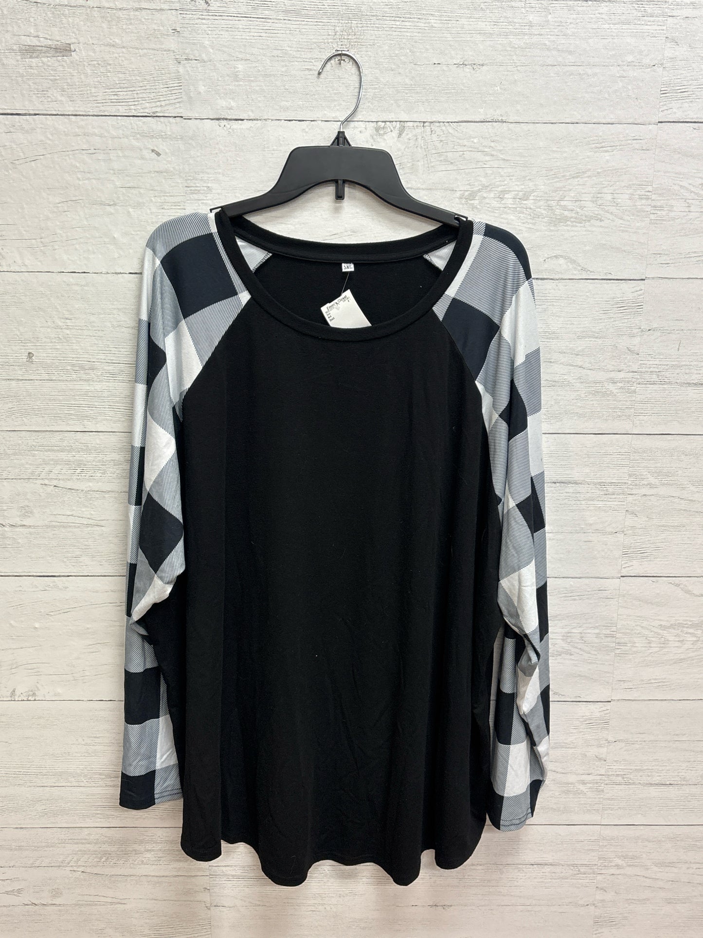 Size 5X N/A Black Shirt