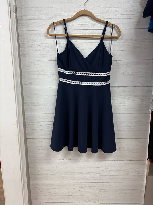 Size M Mi Ami Navy Gown