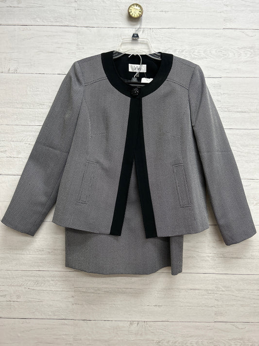 Size 12 Le Suit Gray Suit