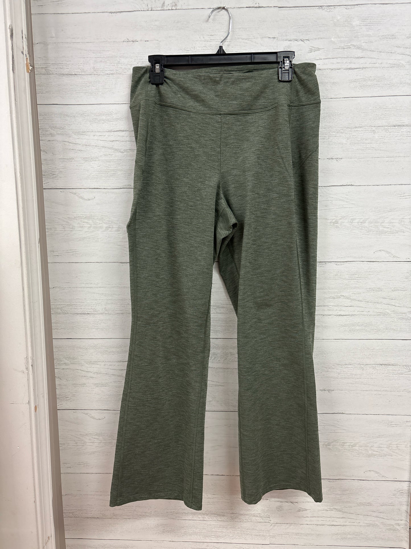 Size M Duluth Trading Co Green Pants