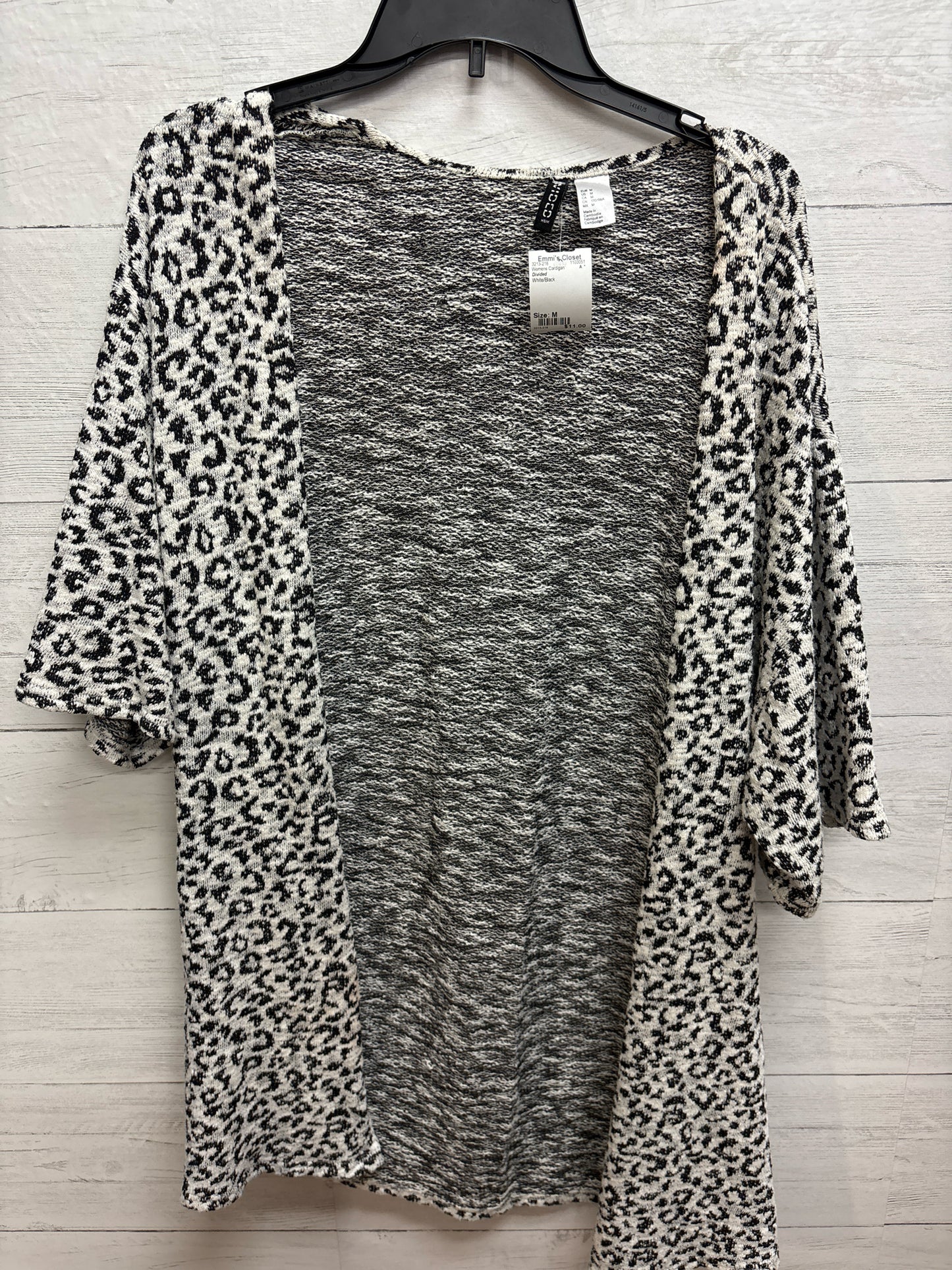 Size M Divided White/Black Womens Cardigan