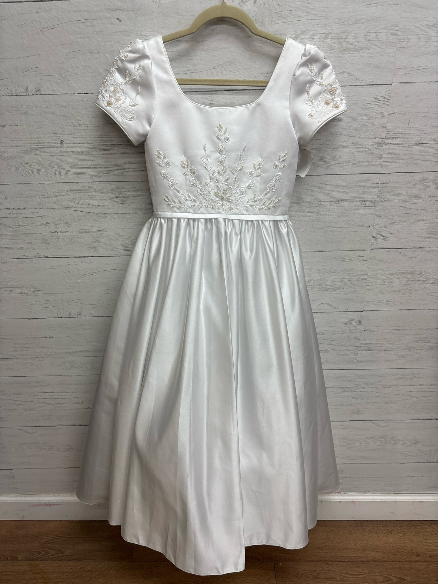 Size XS N/A White Gown