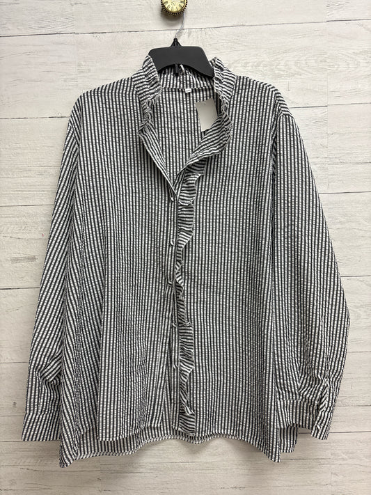 Size 2X N/A Grey/white Womens Shirt