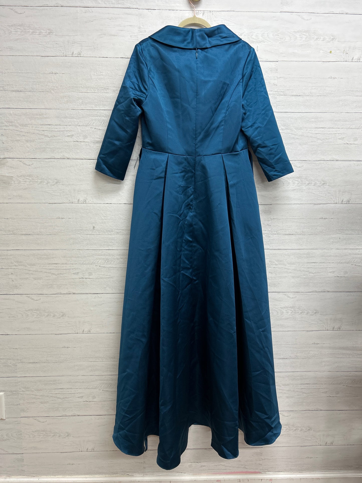 Size 12 JJ's House Teal Gown