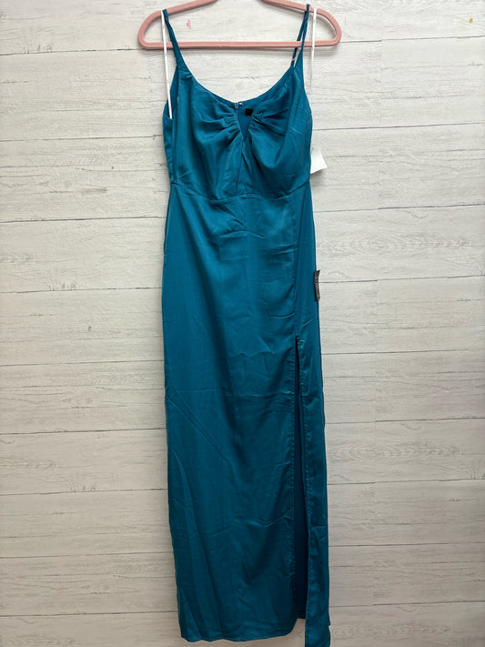 Size M Lulus Blue Gown