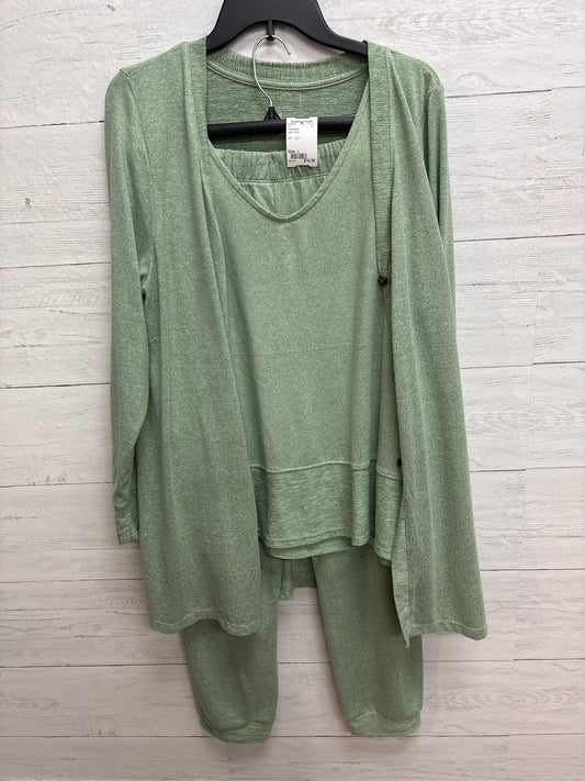 Size L Cuddl Duds Light Green Set