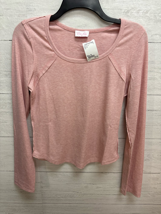 Size M Pink Lily Pink Womens Shirt