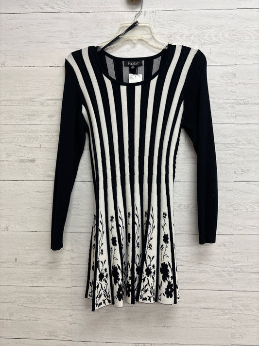 Size M Papillon Black/White Dress