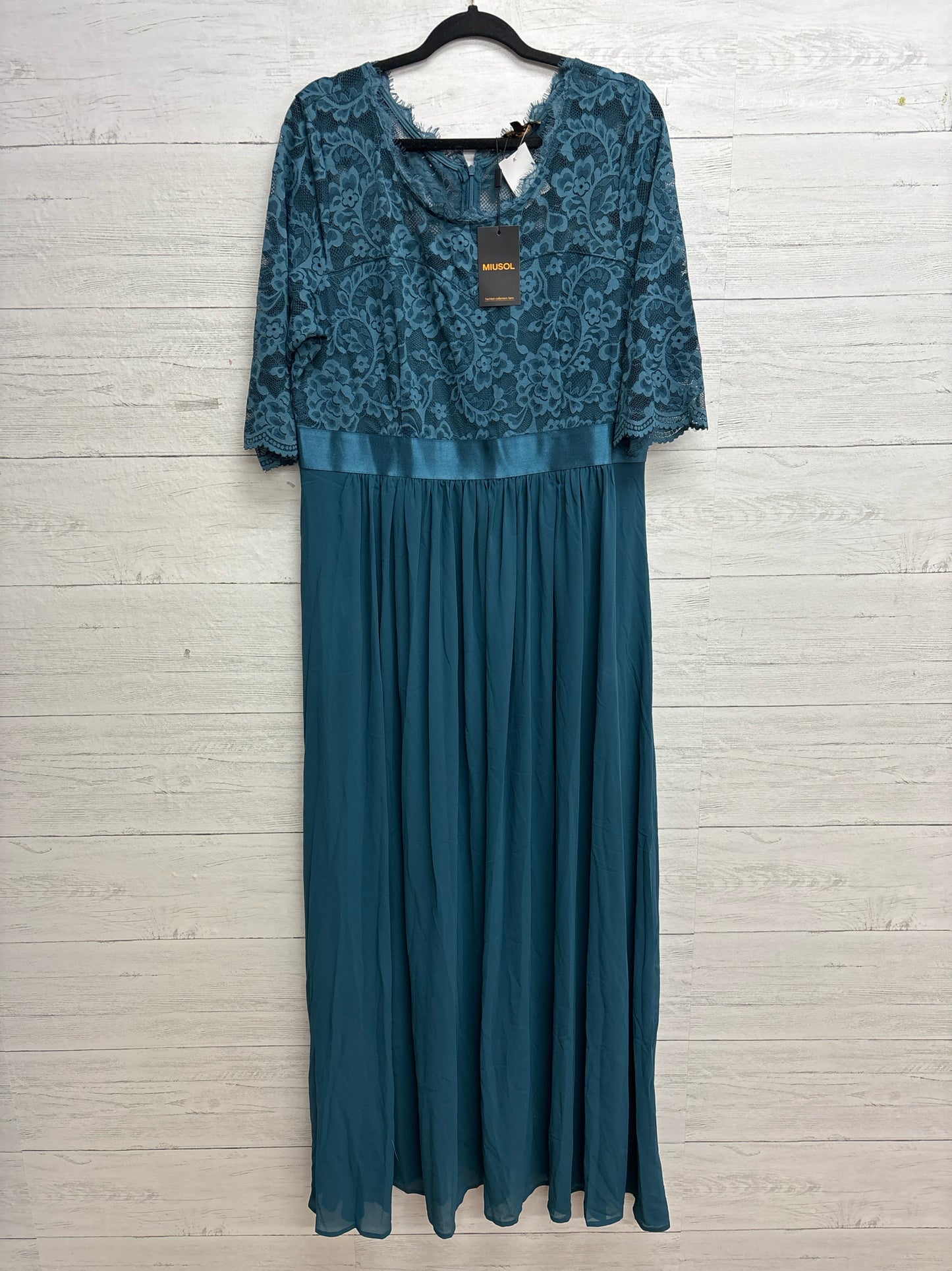 Size 2X Miusol Blue Gown