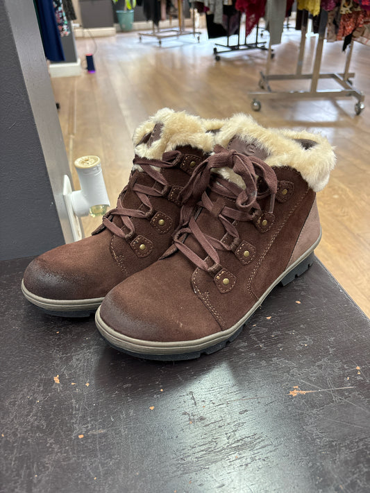 9 Earth Origins Brown Womens Boots