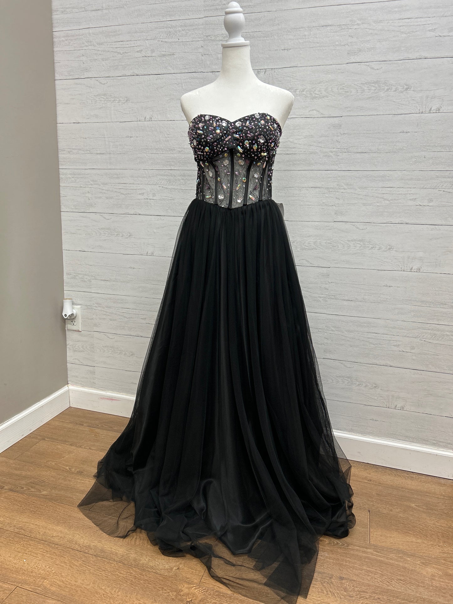 Size 9 Blondie Nights Black Gown