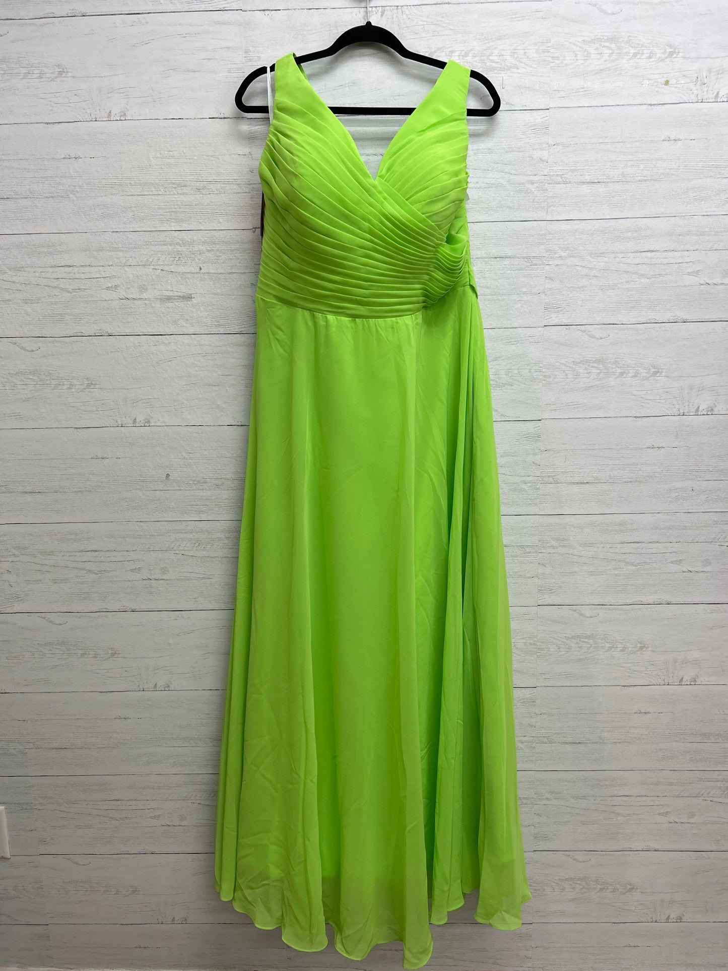 Size 20/22 Green Gown