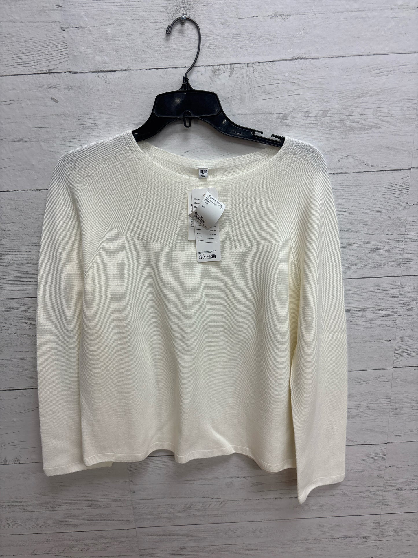 Size M 3D KNIT Cream Womens Sweater