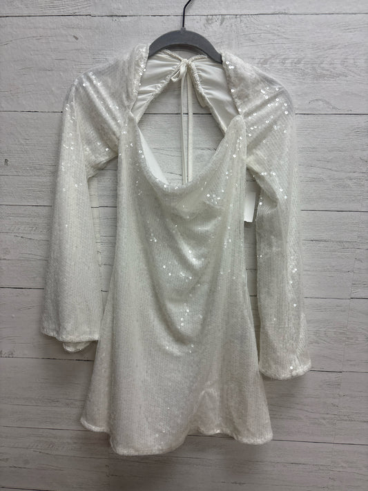 Size 6 BEGINNING White Gown/Evening Wear