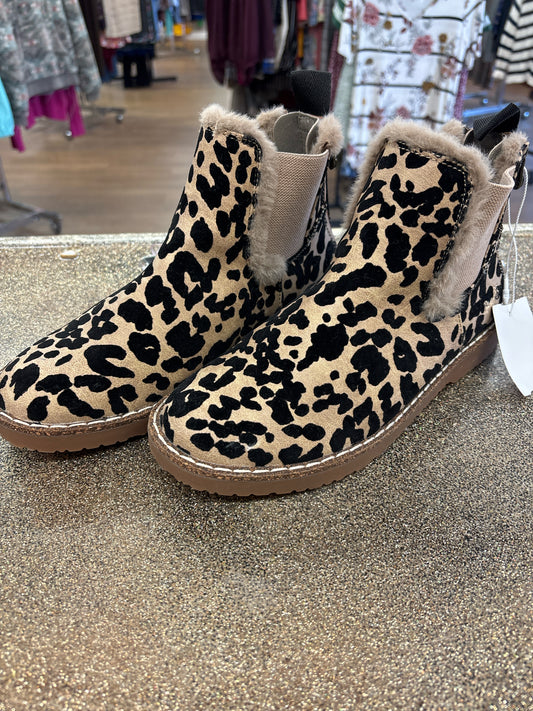 7.5 Blowfish Woomens Shoe