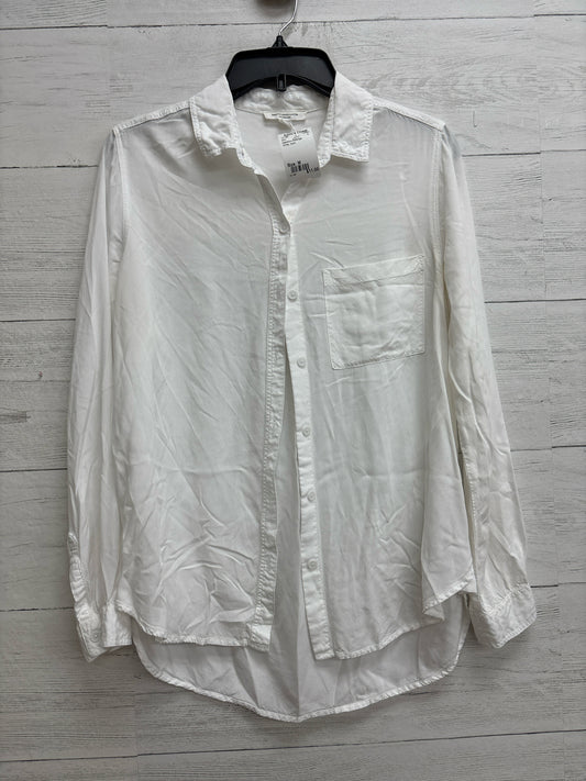 Size M beachlunchlounge White Shirt