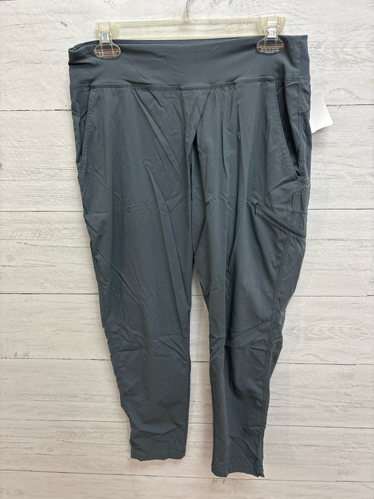 Size M Mountain Hardwear Grey Pants