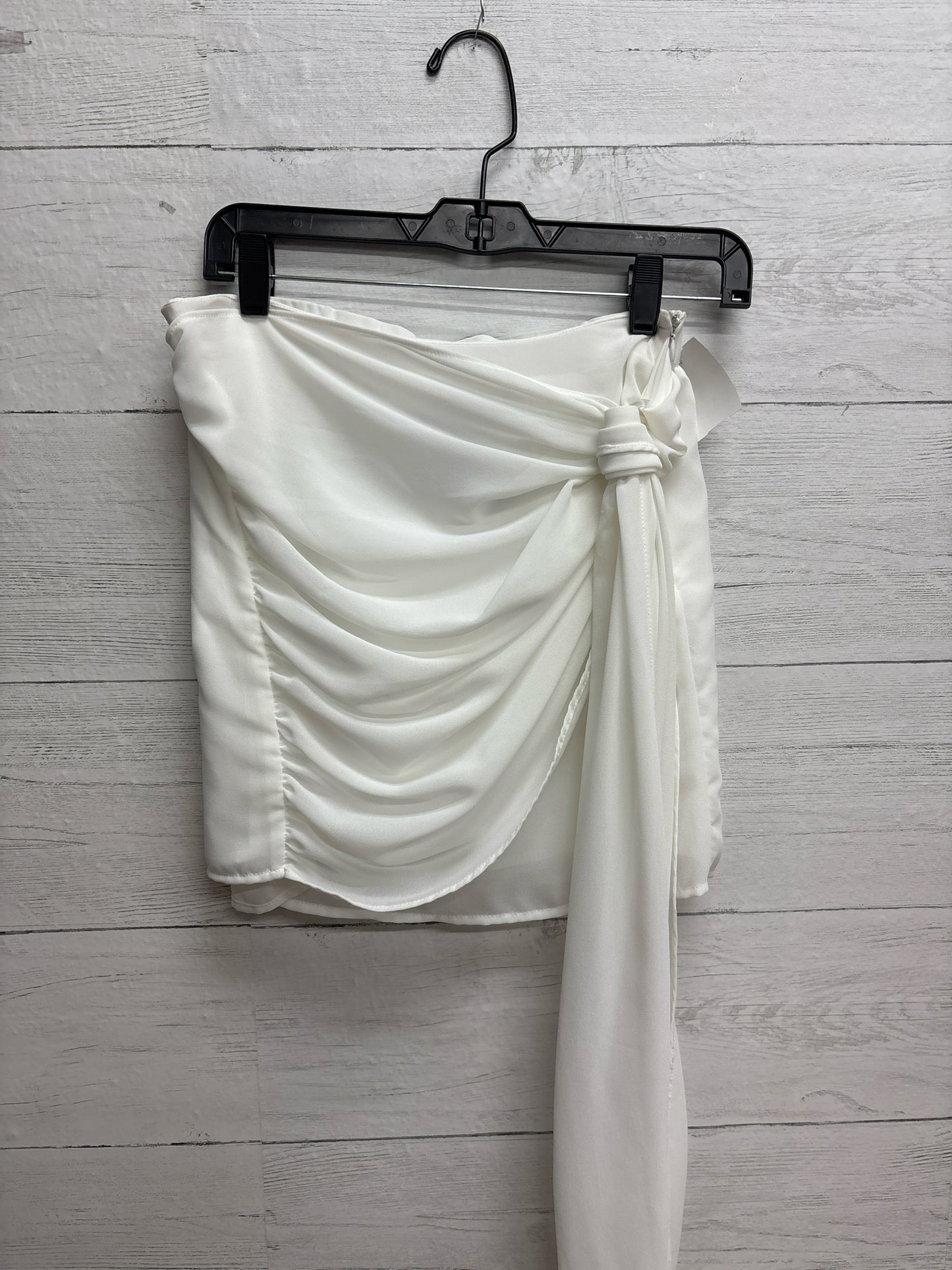 Size M Forever 21 White Skirt