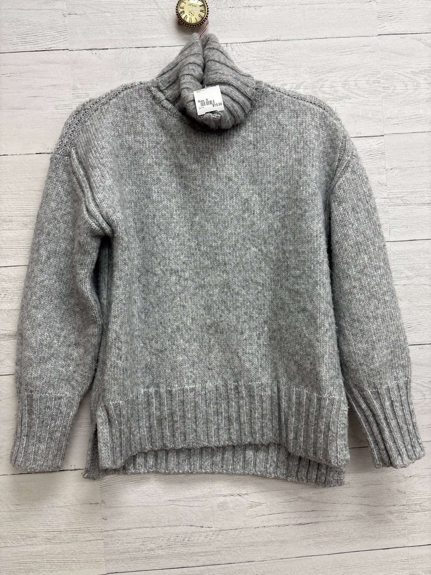 Size S INDUSTRY Gray Sweater