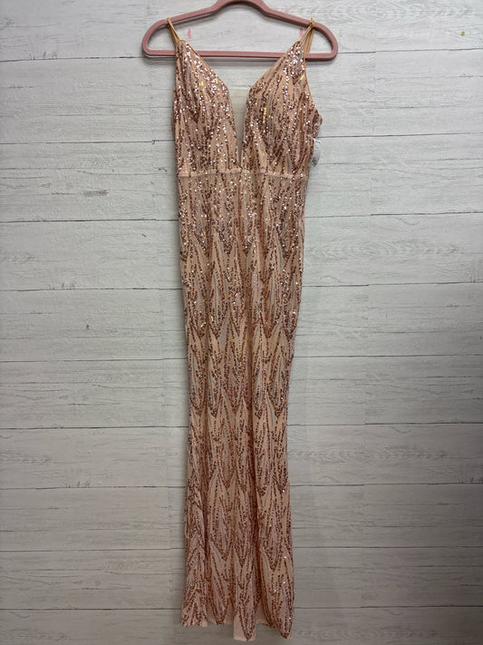 Size M Miss Ord Peach Gown