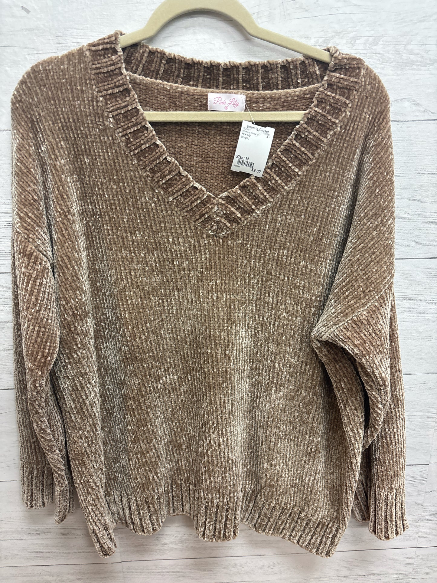 Size M Pink Lily tan/gold Womens Sweater