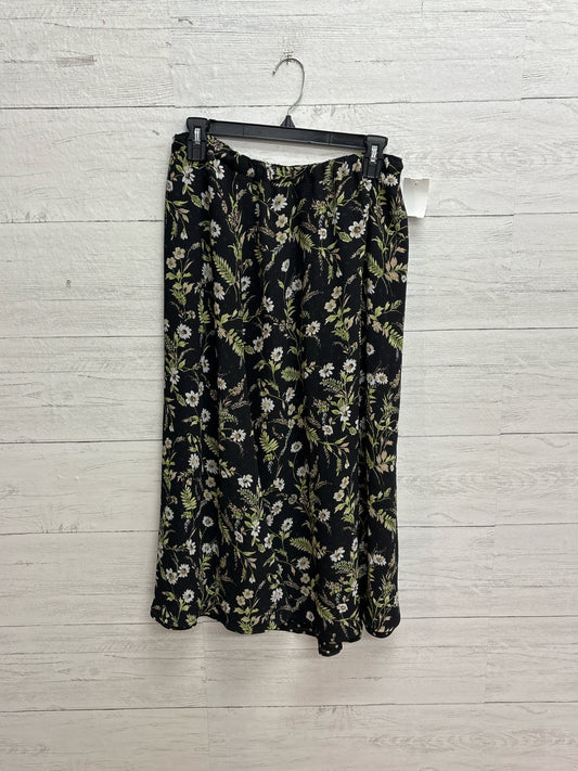 Size M N/A Black/Green/Tan Skirt