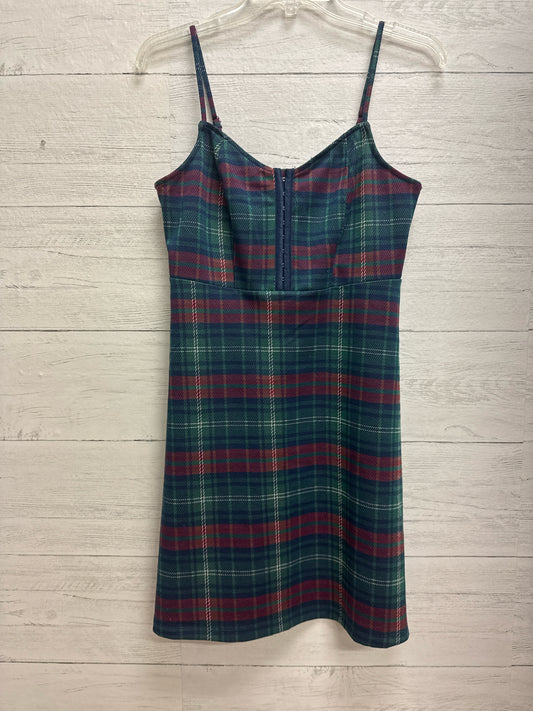 Size M SO Red/Green Dress
