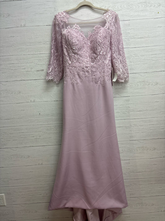 Size M N/A Purple Gown/Evening Wear