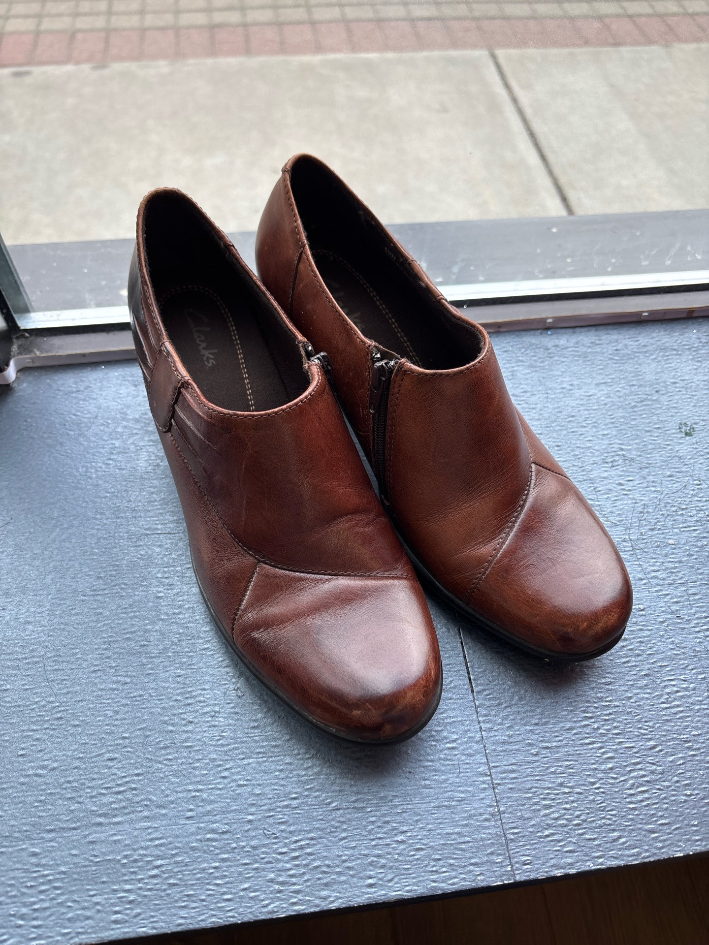 8.5 Clarks Brown Shoe