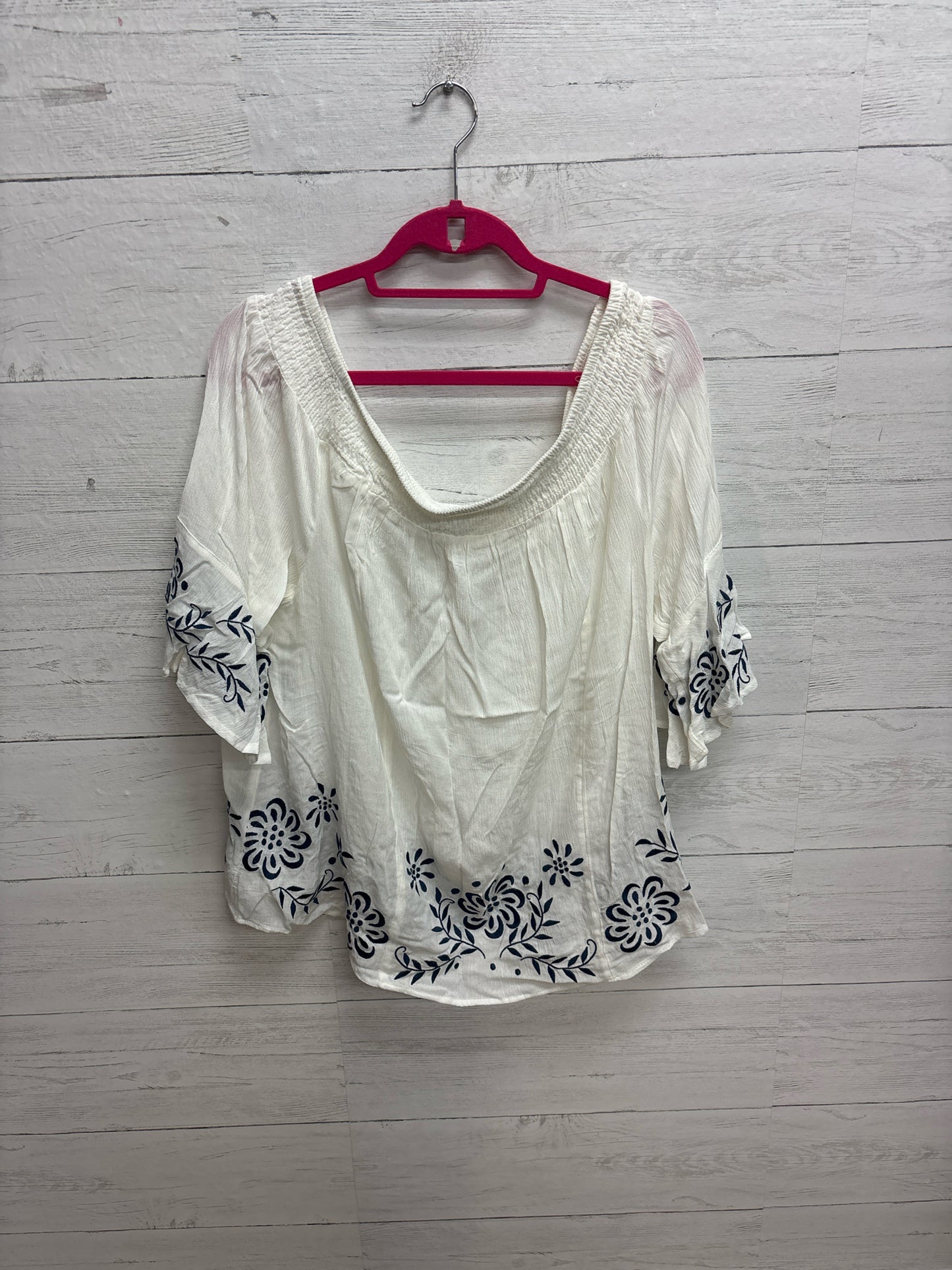 Size 1X Torrid Cream/blue Womens Shirt
