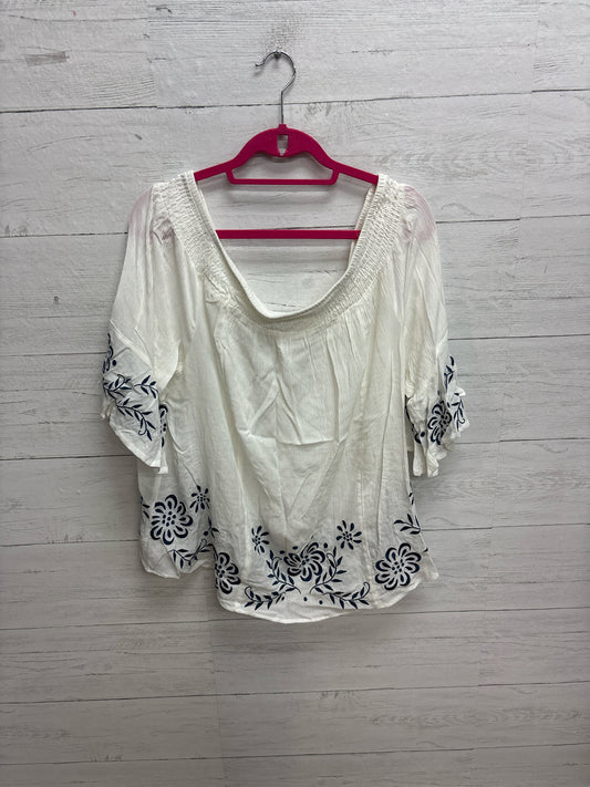 Size 1X Torrid Cream/blue Womens Shirt