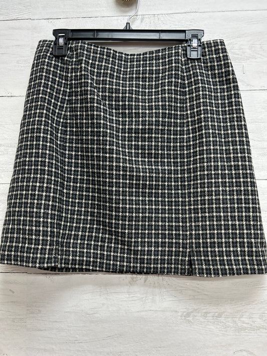 Size 10 Maurices Grey Skirt