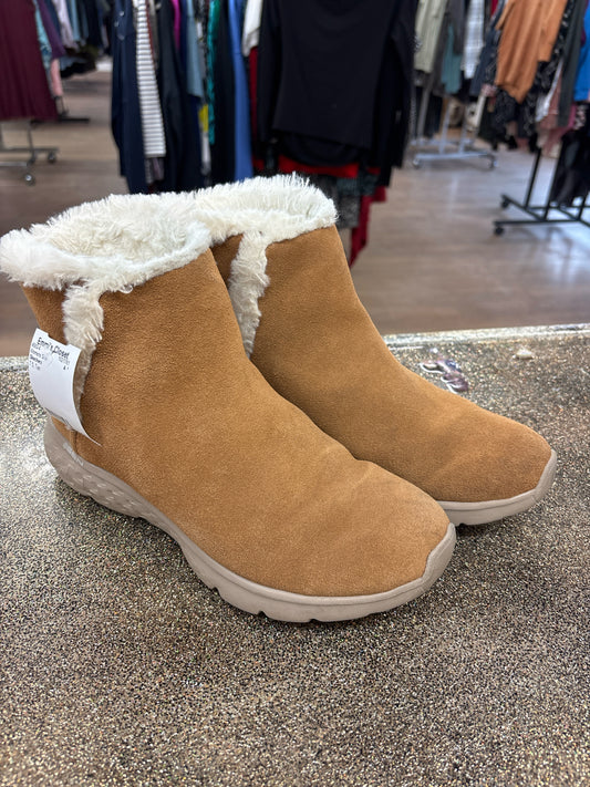 7.5 Skechers Tan Womens Shoe