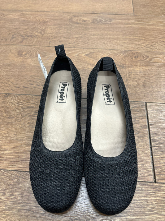 7.5 Propet Black Shoe