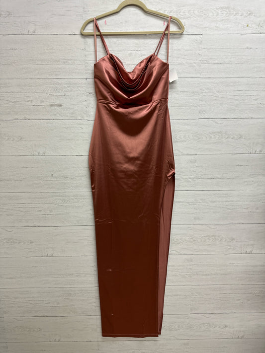 Size L Windsor Gold Gown