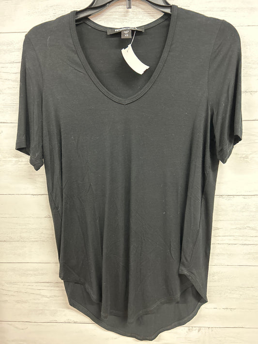 Size XS FIFTEEN TWENTY Black Shirt