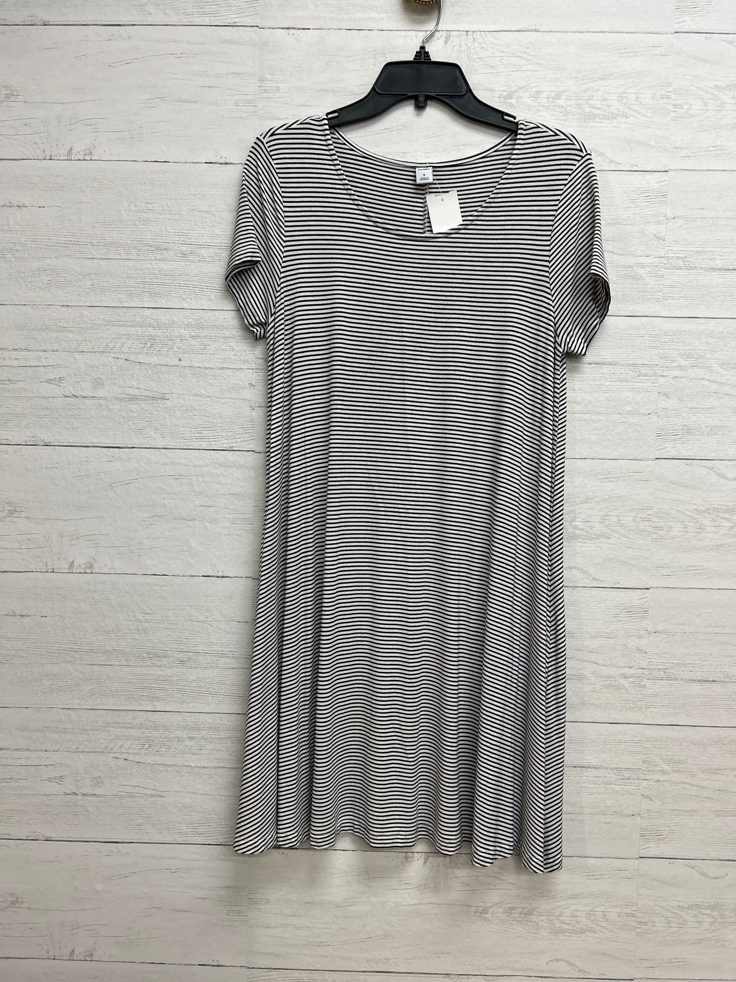 Size M Old Navy Black/White Dress