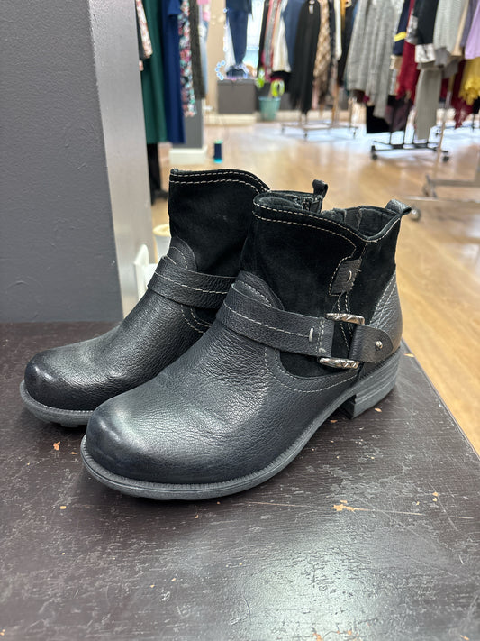 8 Earth Origins Black Womens Boots