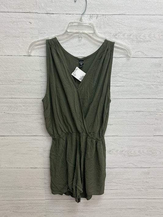 Size M Windsor Green Rompers